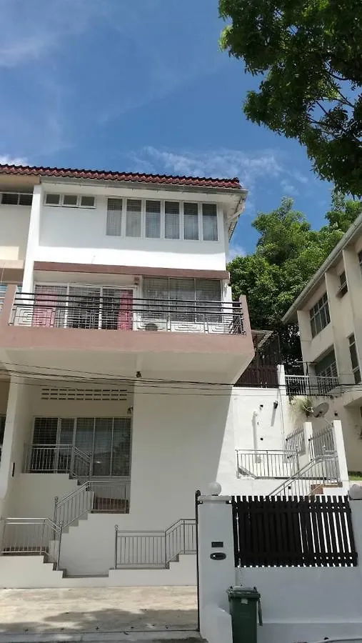 הקונטקטים של Ht Penang Homestay